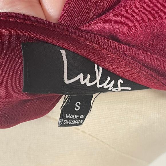 Lulus • Claremont Burgundy Tie-Front Three-Quarter Sleeve Dress - Picture 4 of 5